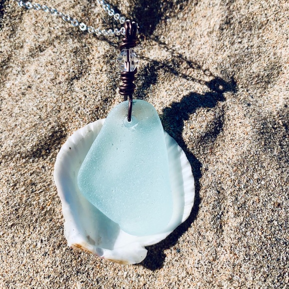 Into The Caribbean Seaglass Necklace - Picture 4 of 7